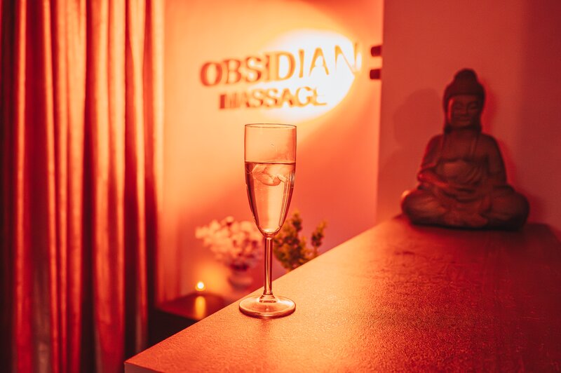 Obsidian Massage - Incitare si Rasfat